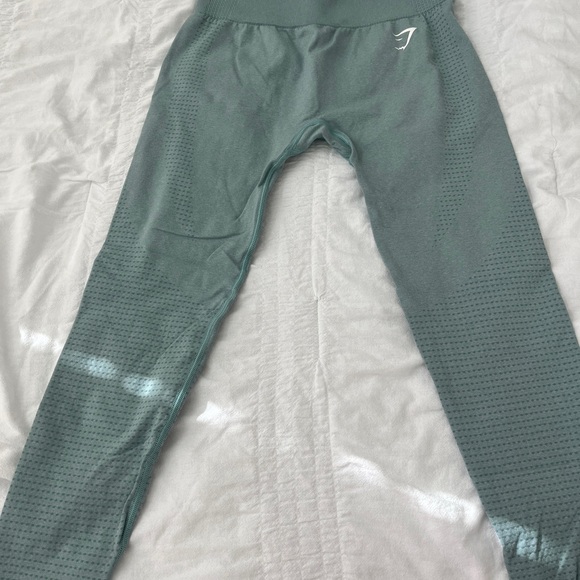 Gymshark Teal Sports Bra, top, and Leggings Set - Picture 6 of 7